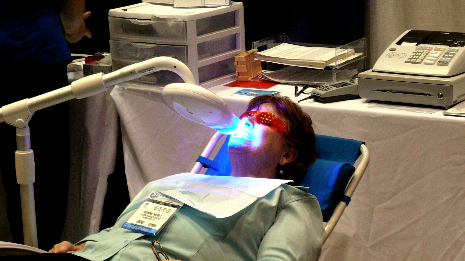 Procedure de blanchiment dentaire en cabinet avec gel de peroxyde